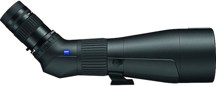 Zeiss Conquest Gavia 85 Spektiv auf weißem Grund.